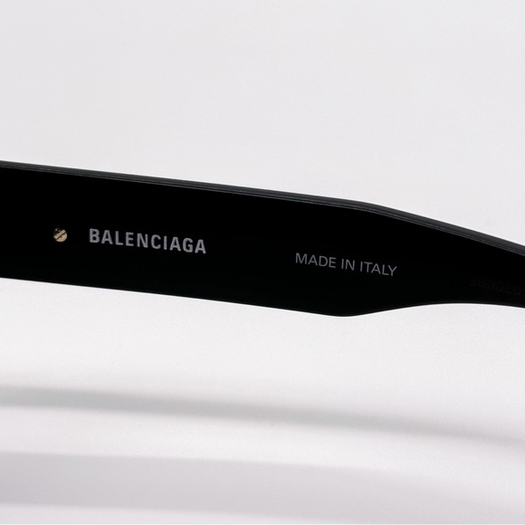 NEW BALENCIAGA CAT EYE UNISEX SUNGLASSES BB0236S 001 LOOKS LIKE USED - Picture 12 of 13